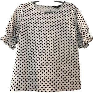 ADRIANNA PAPPEL top, black polka dots, half sleeves ruched, scoop neck SZ M